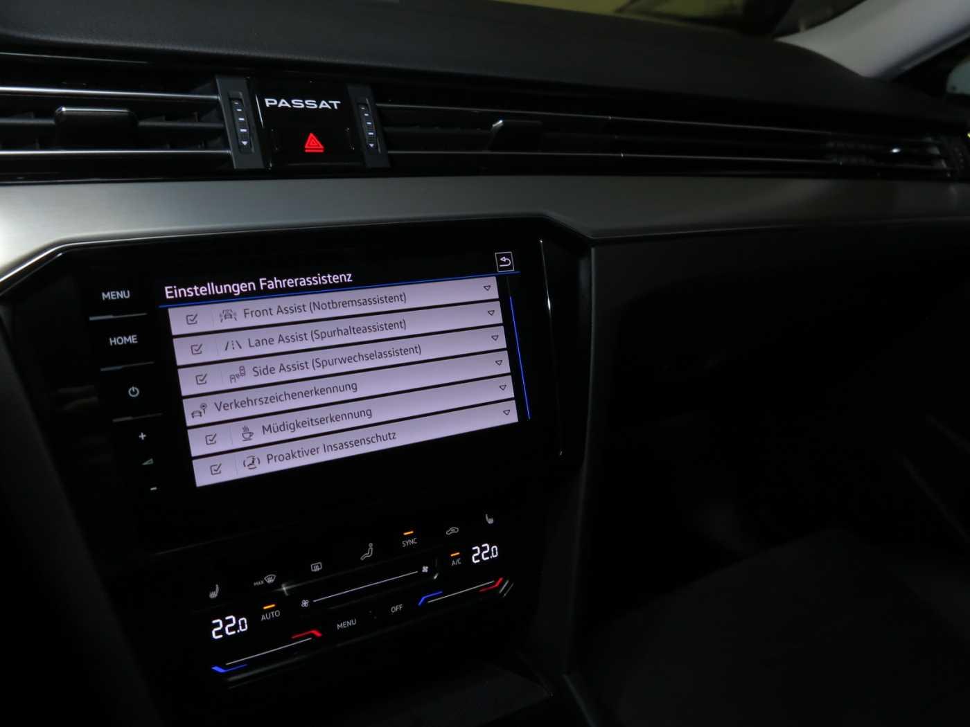 Volkswagen Passat Variant 2.0 TDI SCR DSG7 Elegance Navi