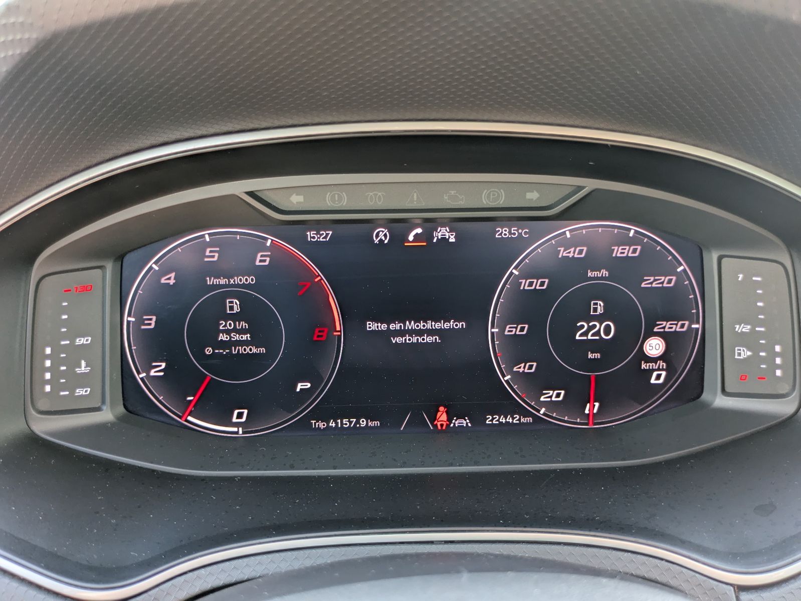 Fahrzeugabbildung SEAT Arona 1.0 TSI FR DSG AHK*ACC*LED*APP*DAB*KAMERA