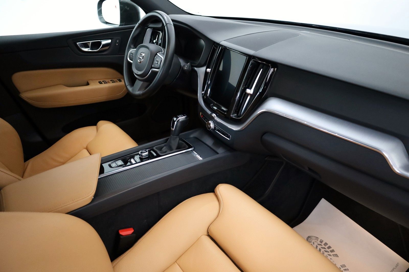 Fahrzeugabbildung Volvo XC60 D4 Momentum Pro,Leder,Navi,LED,Carplay,PDC