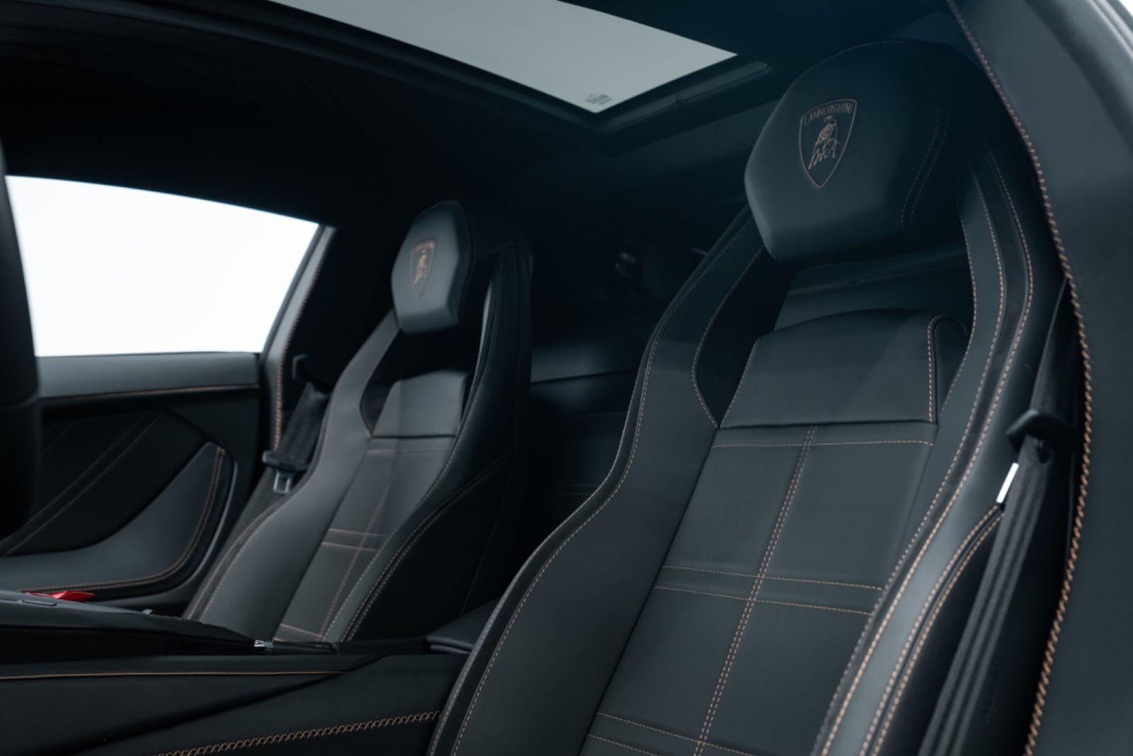 Fahrzeugabbildung Lamborghini Countach LPI 800-4 1of112/CARBON/LIFT