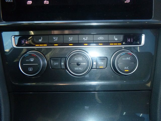 Fahrzeugabbildung Volkswagen Golf VII Variant 1.5 TSI Comfortline>AUT/AHK/NAV