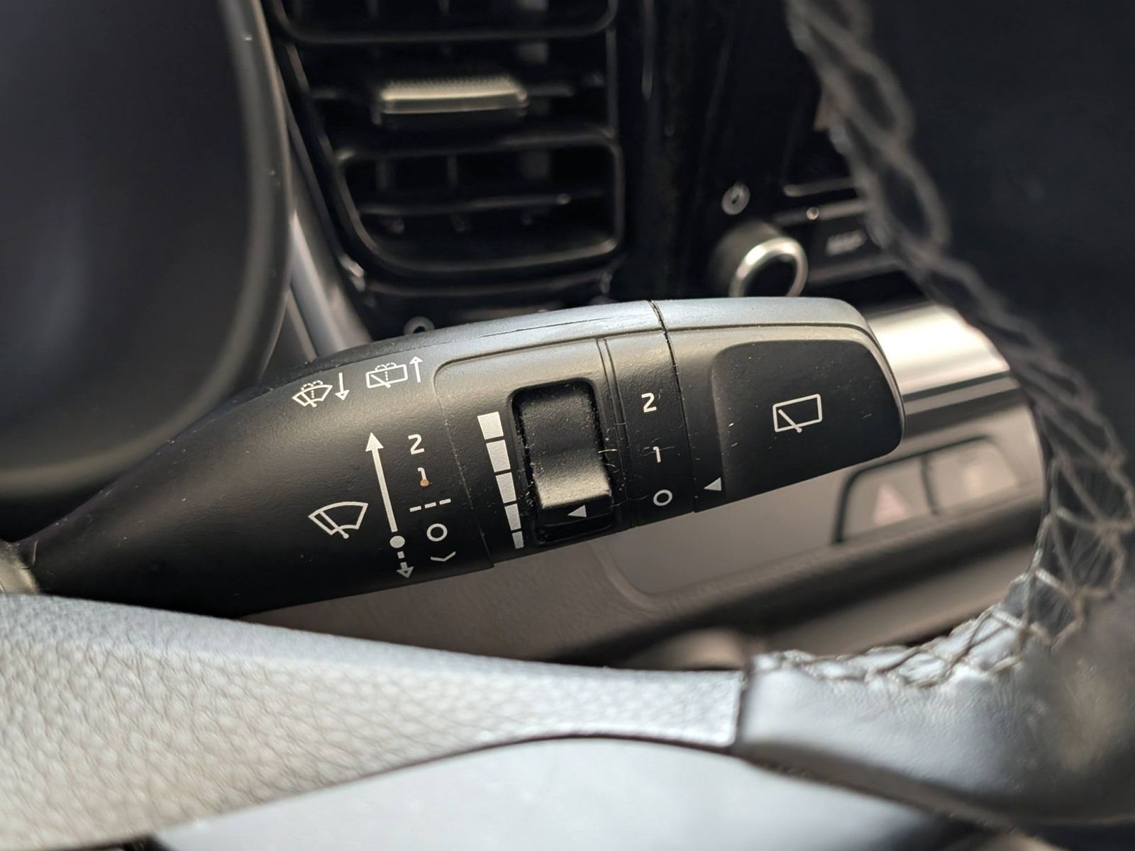 KIA Stonic 1.2 Vision Navi SHZ Kamera Tempomat – Bild 32