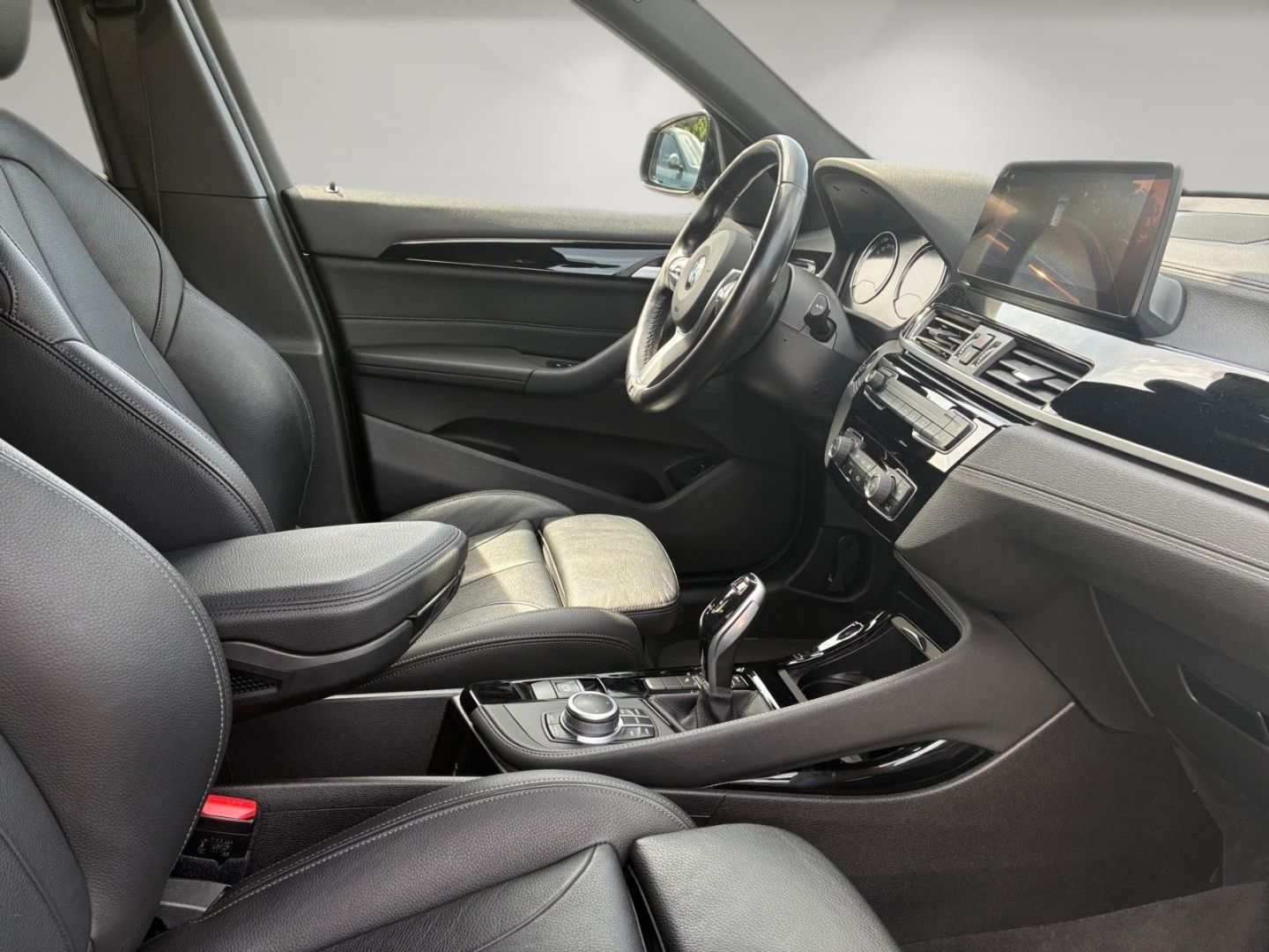 BMW X1 sDrive18d AUTOMATIK M SPORT HUD LED SHZ AHK N foto 14