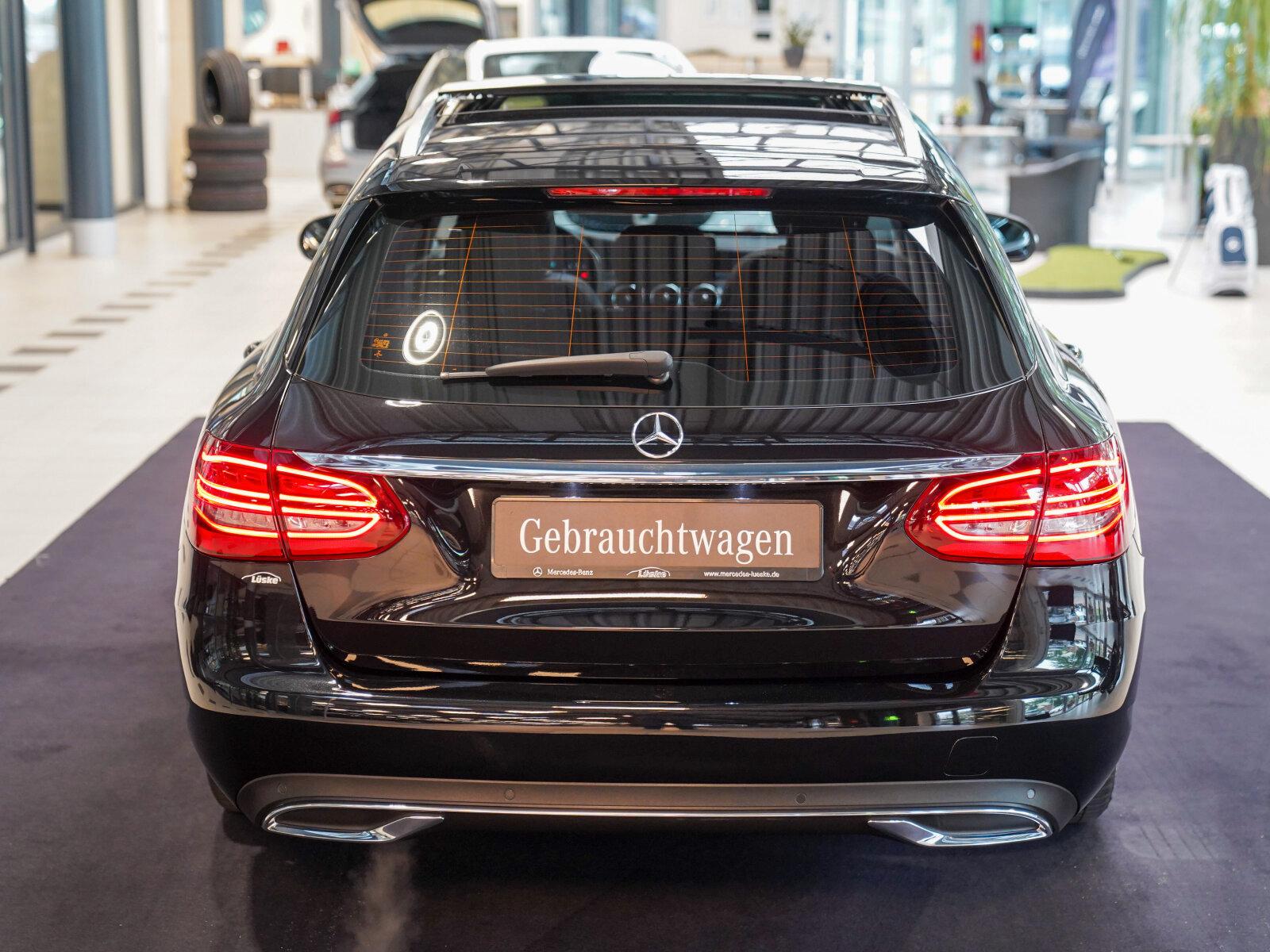 Mercedes-Benz C 180 T AVANTGARDE Panorama Multibeam AHK Totwin