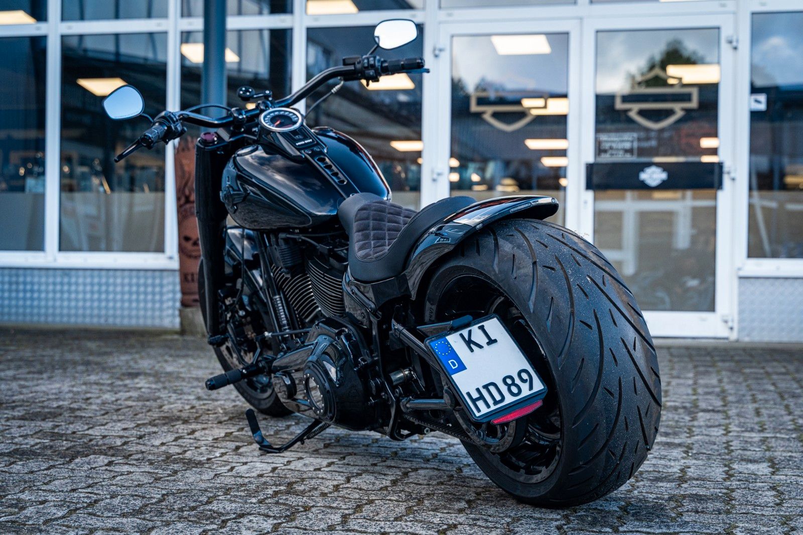 Fahrzeugabbildung Harley-Davidson FLFBS FAT BOY SOFTAIL 114 -JEKILL&HYDE- MAD BOY