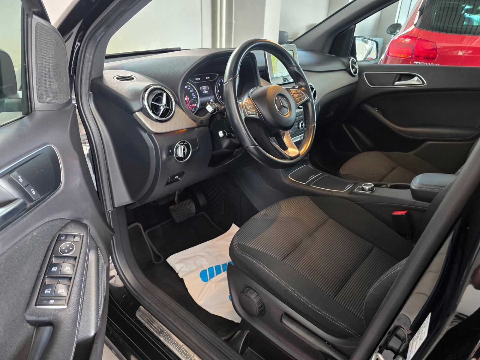 Mercedes-Benz STYLE B 180*AUTOMATIK*NAVI*BT*SHZ*SCHHFT*KLIMA*