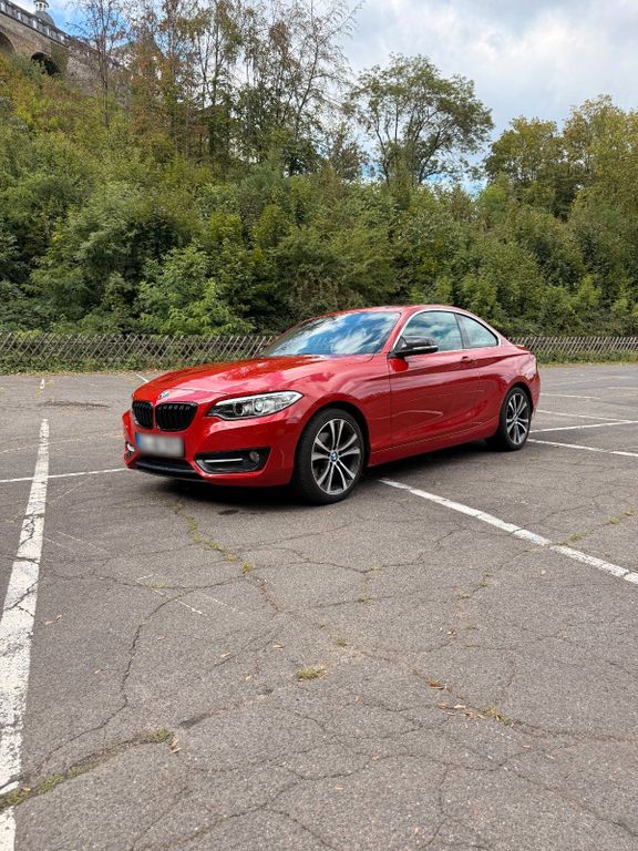 Image of BMW 225
