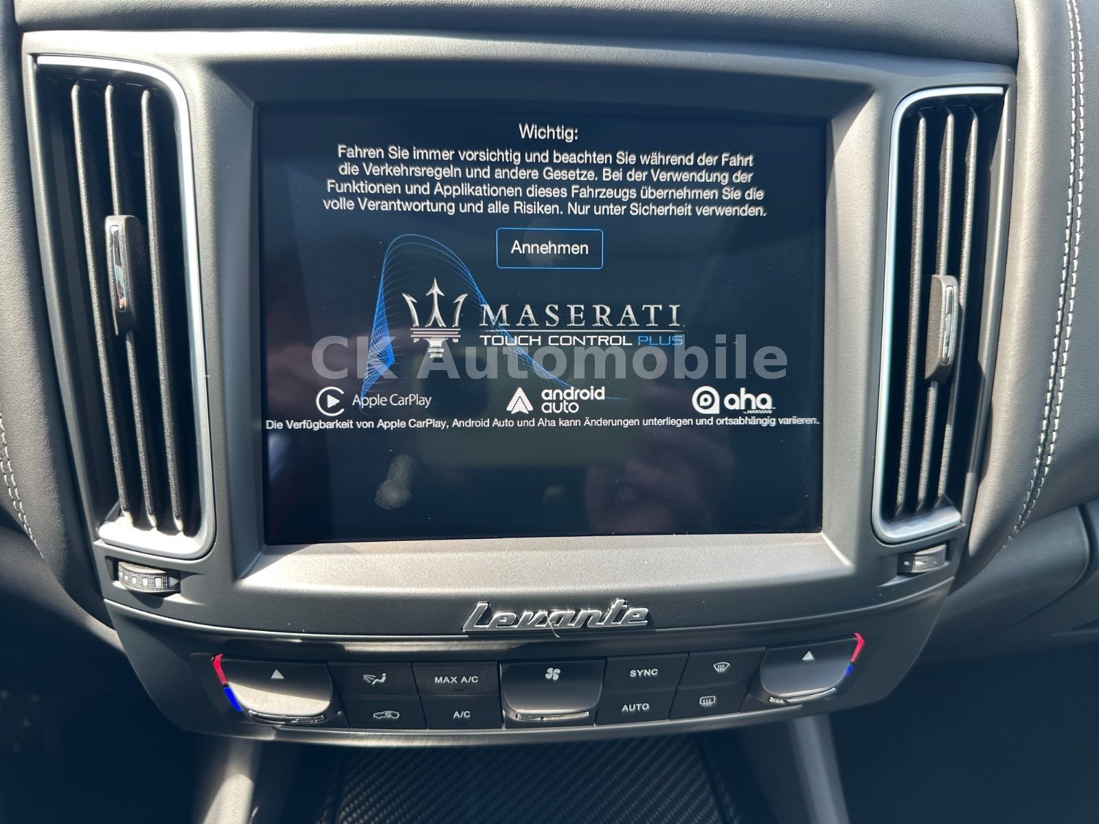 Fahrzeugabbildung Maserati Levante GranLusso S Q4/Navi/Pano/LED/360°Kam.