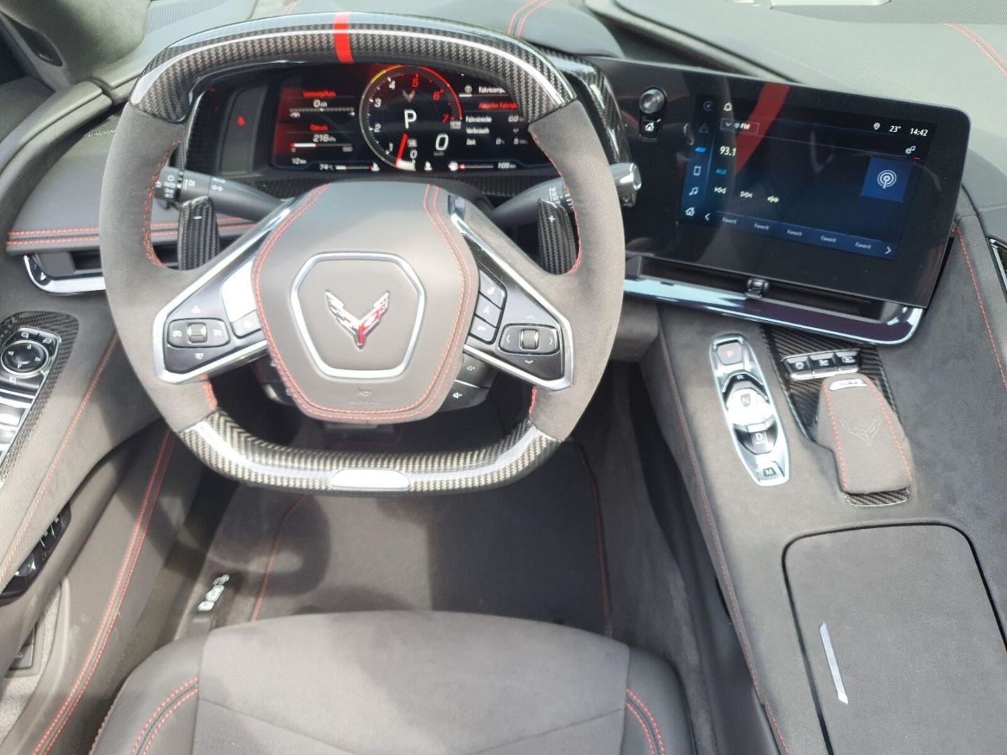 Fahrzeugabbildung Corvette C8 E-Ray Convertible 3LZ mit Werksgarantie