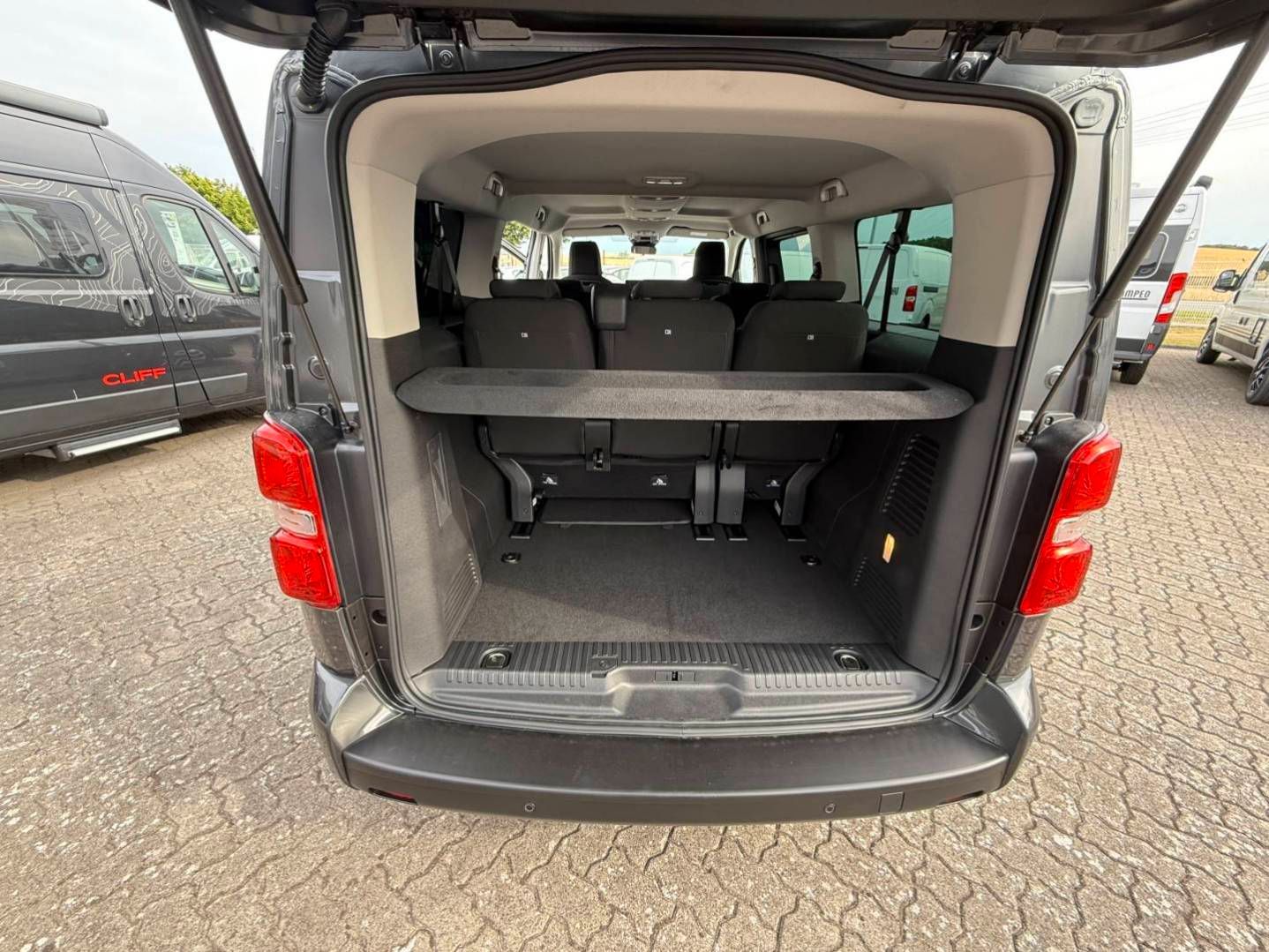Fahrzeugabbildung Fiat ULYSSE 8- Sitze A/T