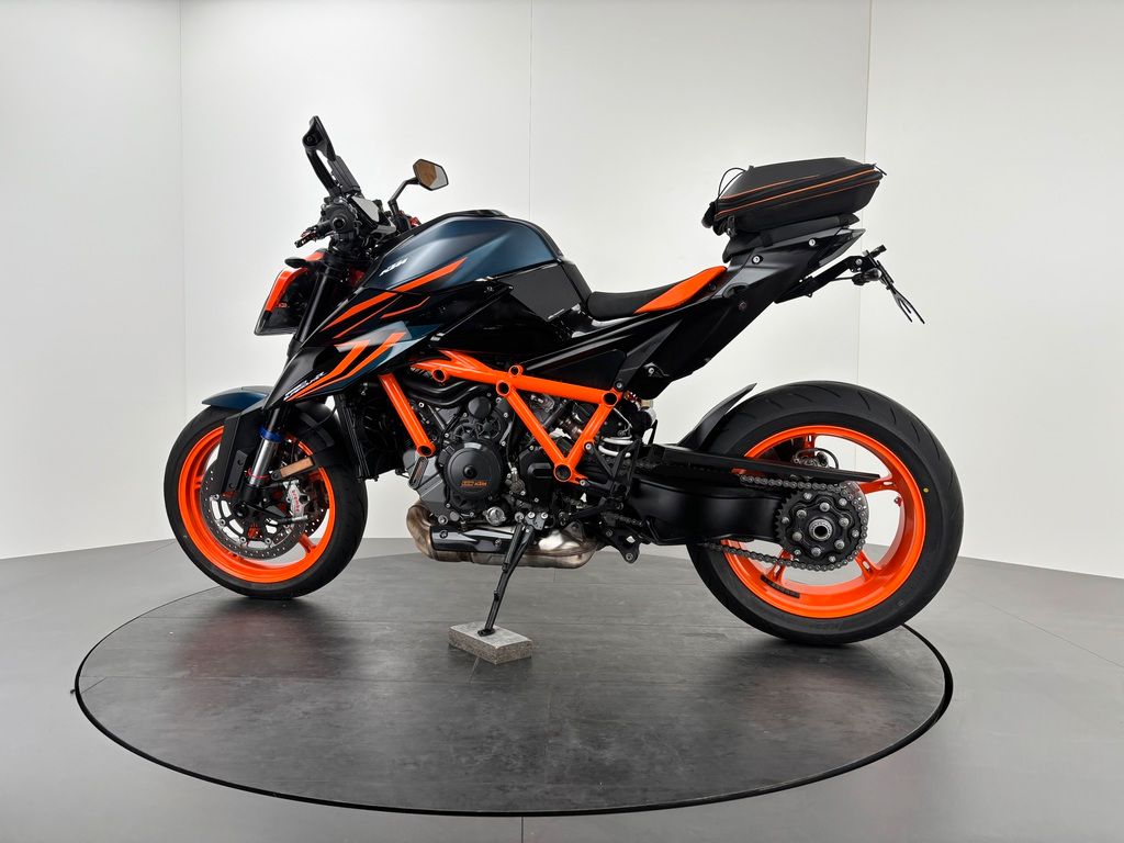 Fahrzeugabbildung KTM 1290 SUPER DUKE R EVO *TECHPACK *AKRA *POWERPART