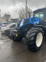 New Holland T8.435 AC SmartTrax - New Holland Schlepper
