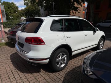 Volkswagen Touareg - 4