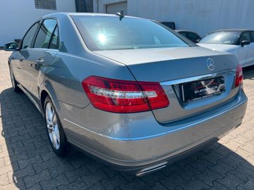 Mercedes E 200 - 3