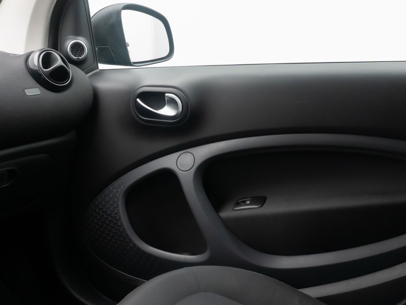 Fahrzeugabbildung Smart ForTwo Cabrio Tempomat Navi JBL Sitzhzng KlimaAT