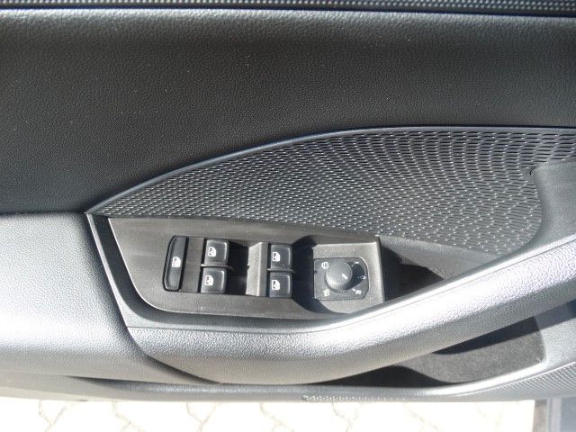 ŠKODA Octavia Octavia Combi Tour 2.0 TDI DSG – Bild 12 von 19