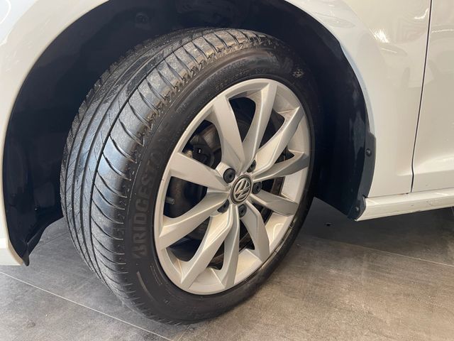 Volkswagen Golf VII Lim. Highline 1.5 TSI *1.HAND*LED*AHK*