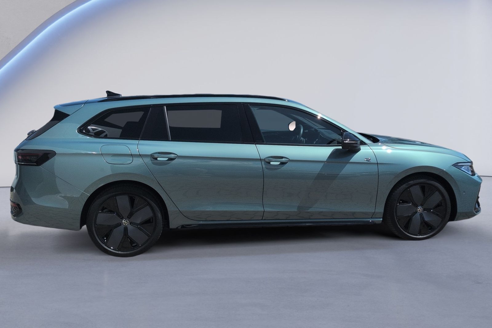 Passat 2.0 TDI DSG 4M R-Line MATRIX+AHK+HEADUP