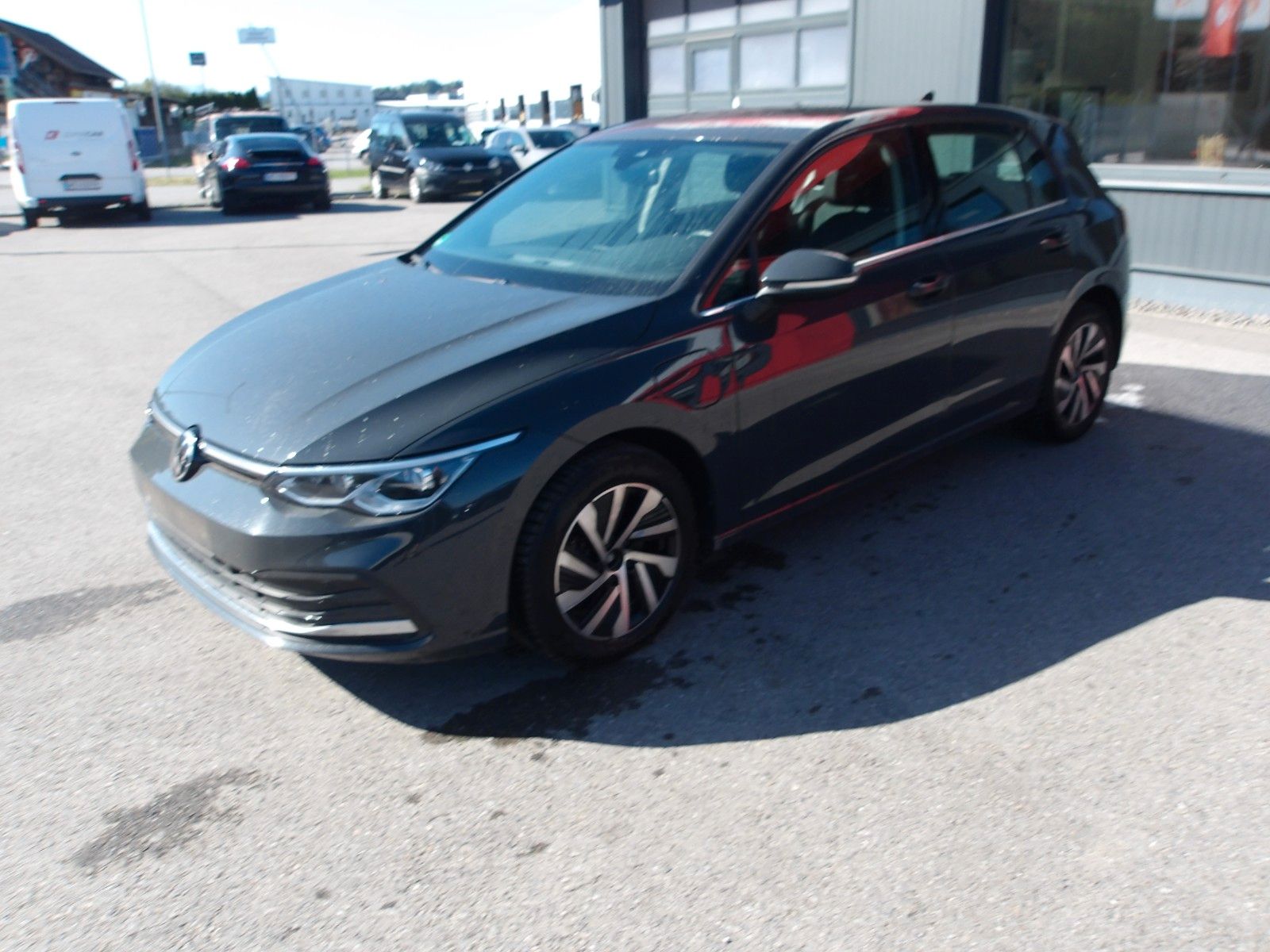 Volkswagen Golf VIII Lim. Style eHybrid EXP € 14990.--