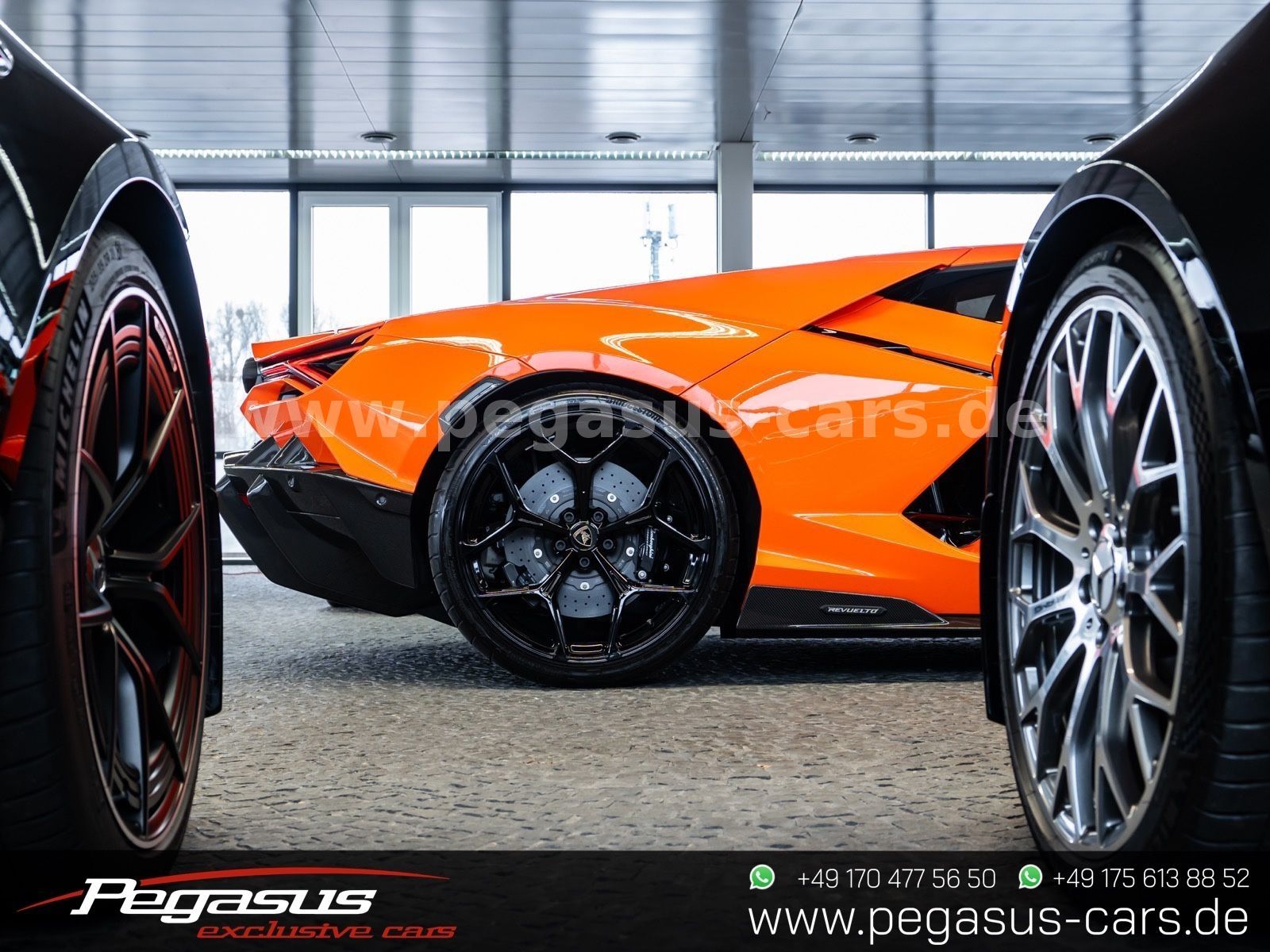 LAMBORGHINI Revuelto - 14