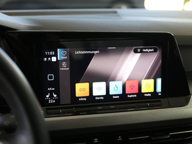 Volkswagen Golf Life 2.0TDI LED NAVIGATION PRO SHZ ACC APP