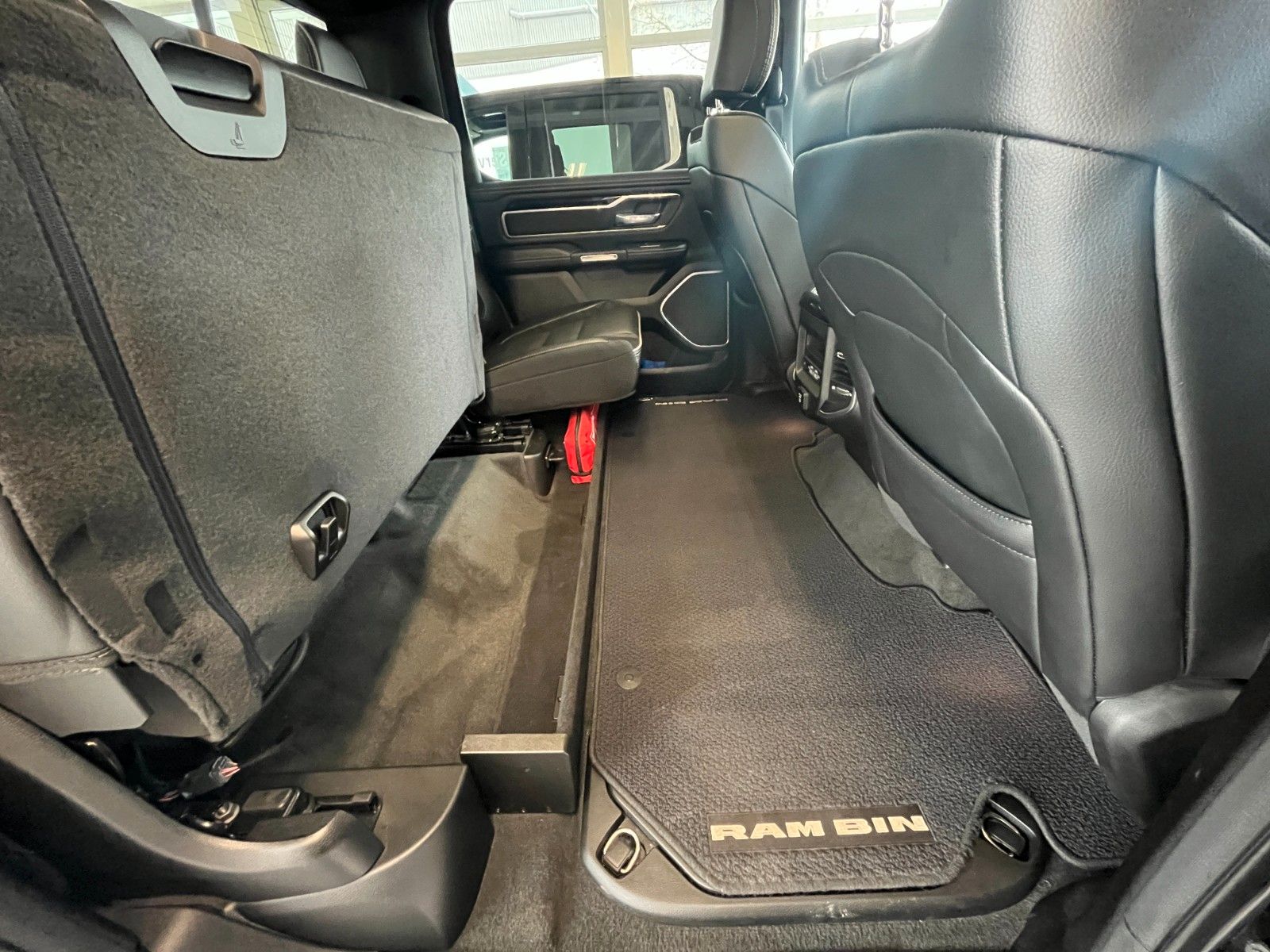 Fahrzeugabbildung Dodge RAM 1500 Laramie Night  Navi*AHK*LPG*Pano