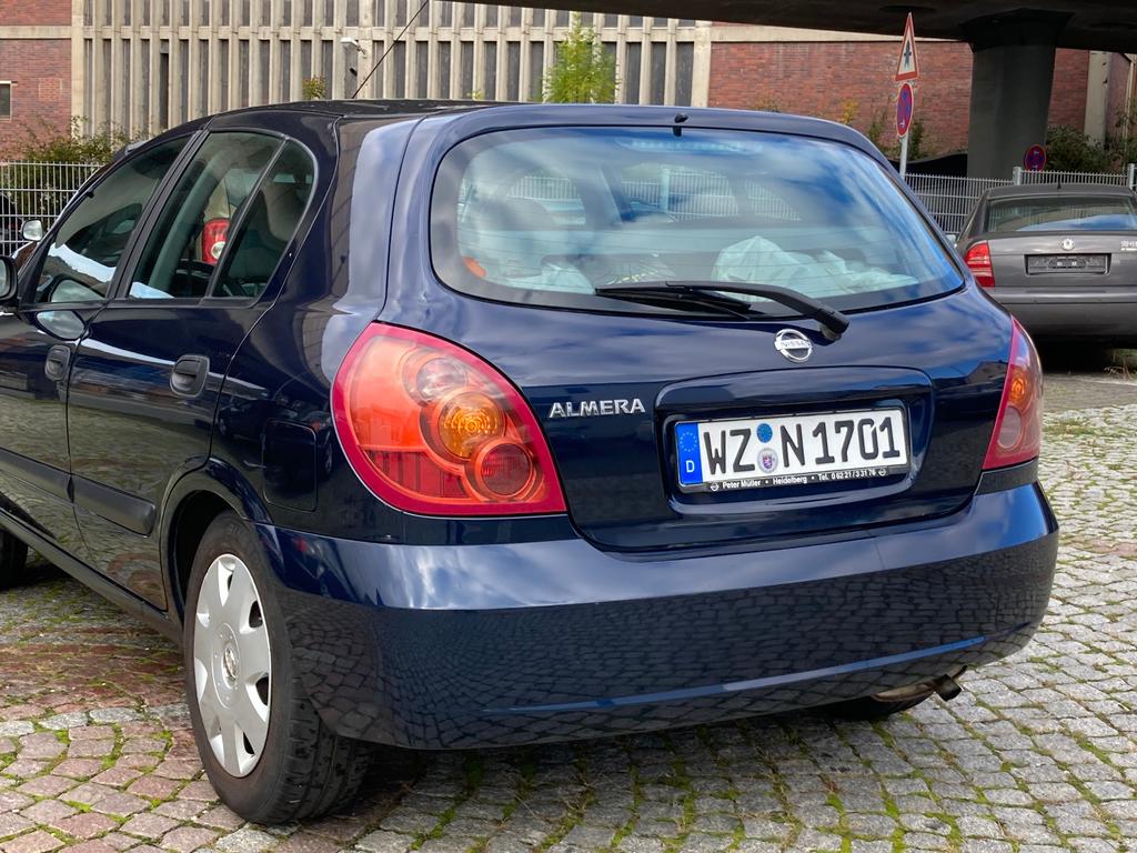 Nissan Almera