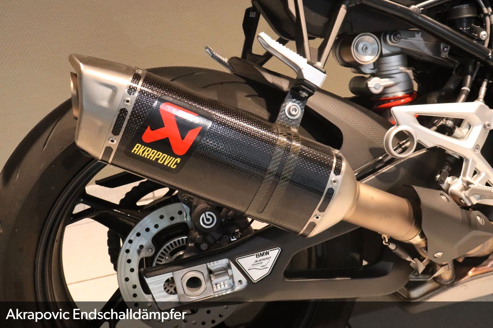Fahrzeugabbildung BMW S 1000 R + Akrapovic