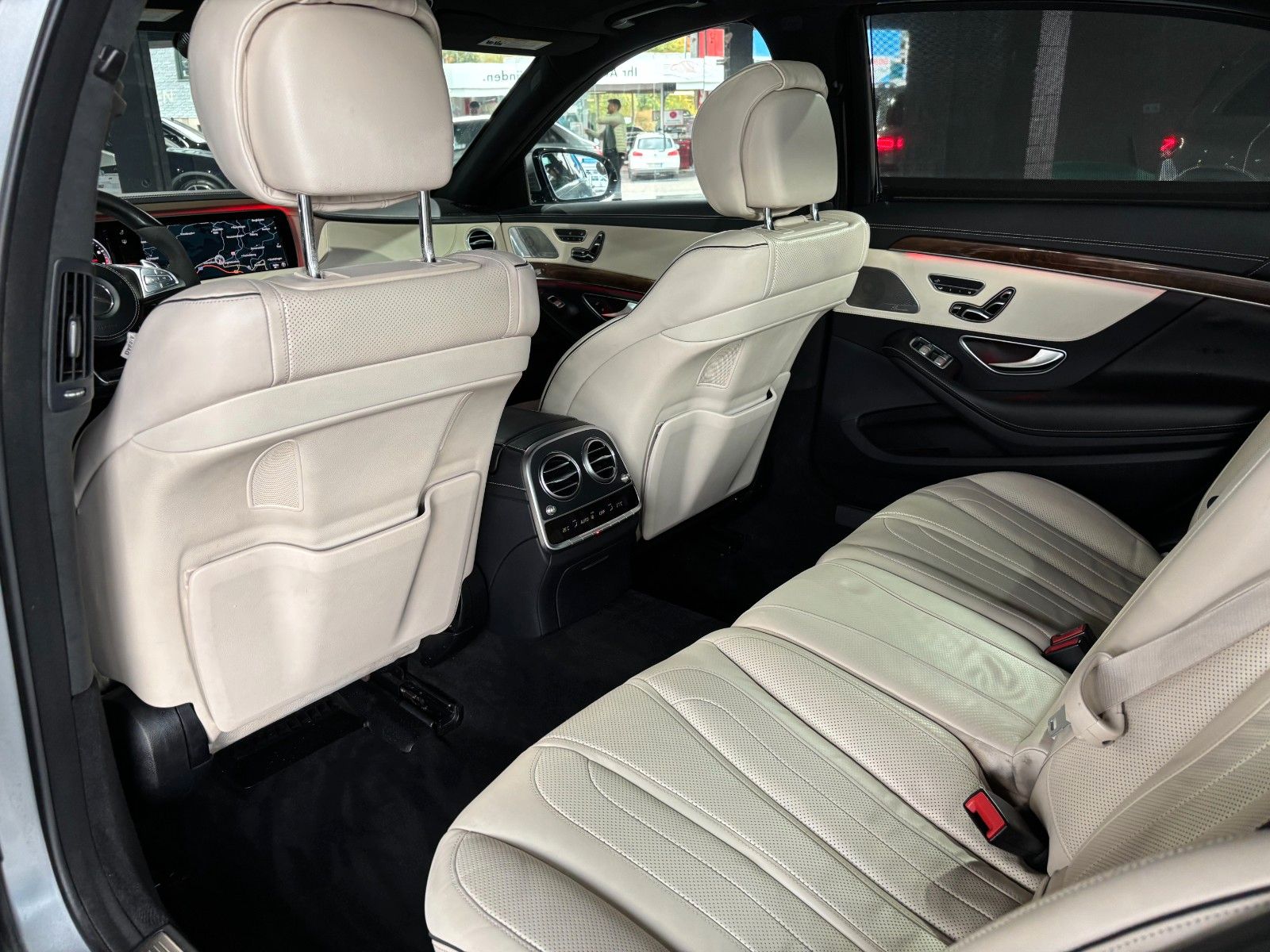 Fahrzeugabbildung Mercedes-Benz S 63 AMG L *Designo*Pano*Burmester*HUD*360KAM