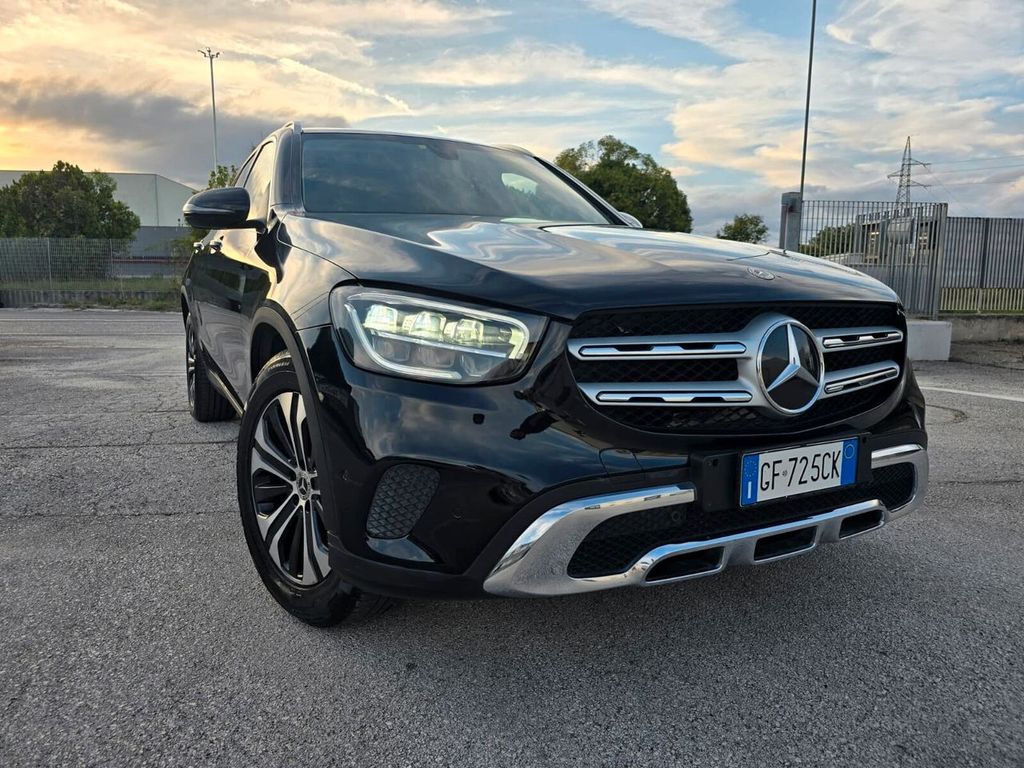 Image of Mercedes-Benz GLC 220