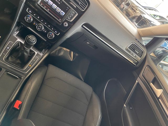 MYAUTOCENTER – Gebraucht- und Jahreswagen mit Werkstattservice in Pfaffenhofen Volkswagen Golf VII Variant Highline BMT *1. Hand*Massage*