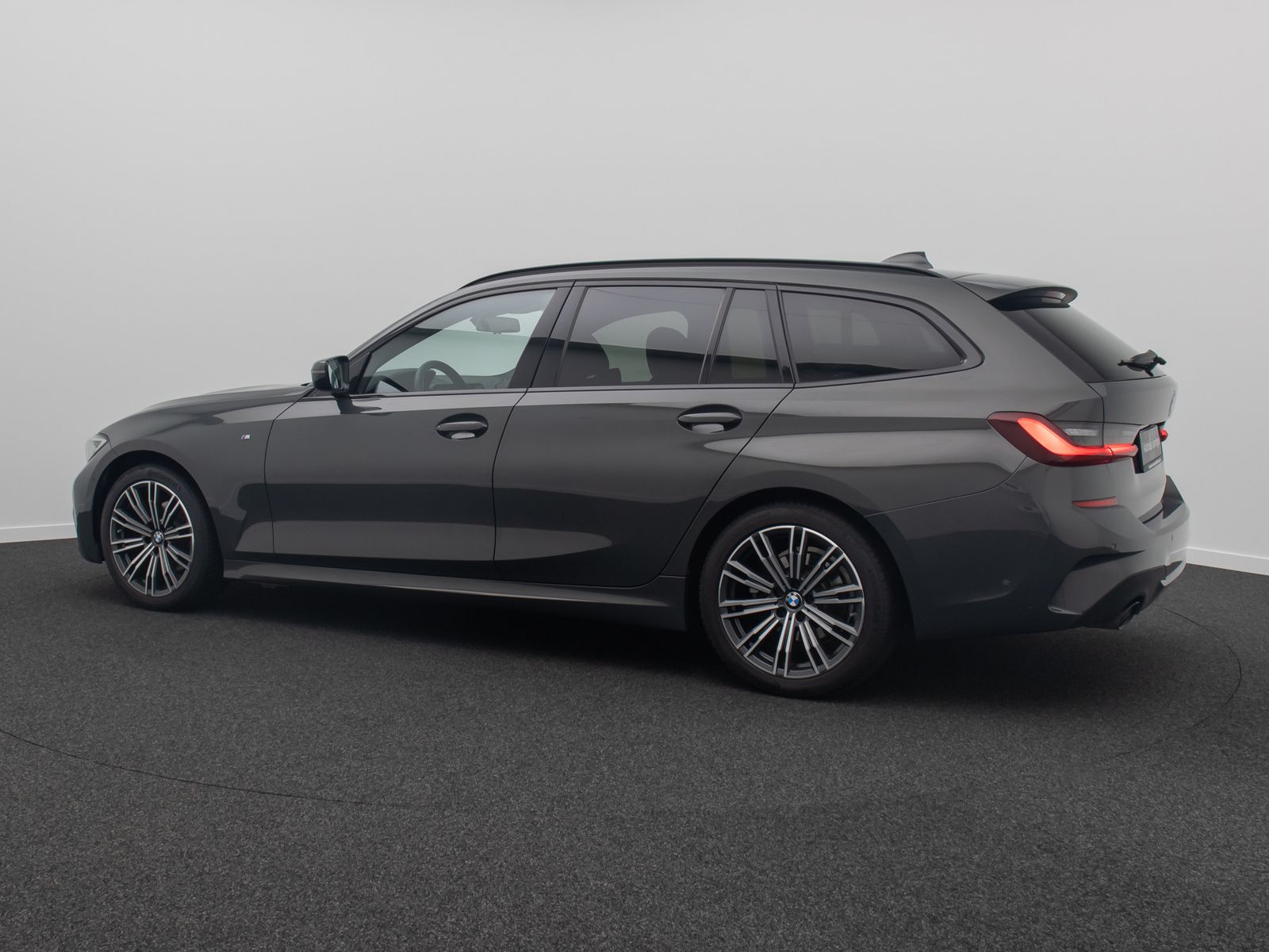 Fahrzeugabbildung BMW 320d xD M Sport Kamera Komfort DAB Individual