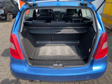Bild 19 Mercedes-Benz A 170 A -KLASSE KLIMA ALLWETTERREIFEN BREMSE NEU