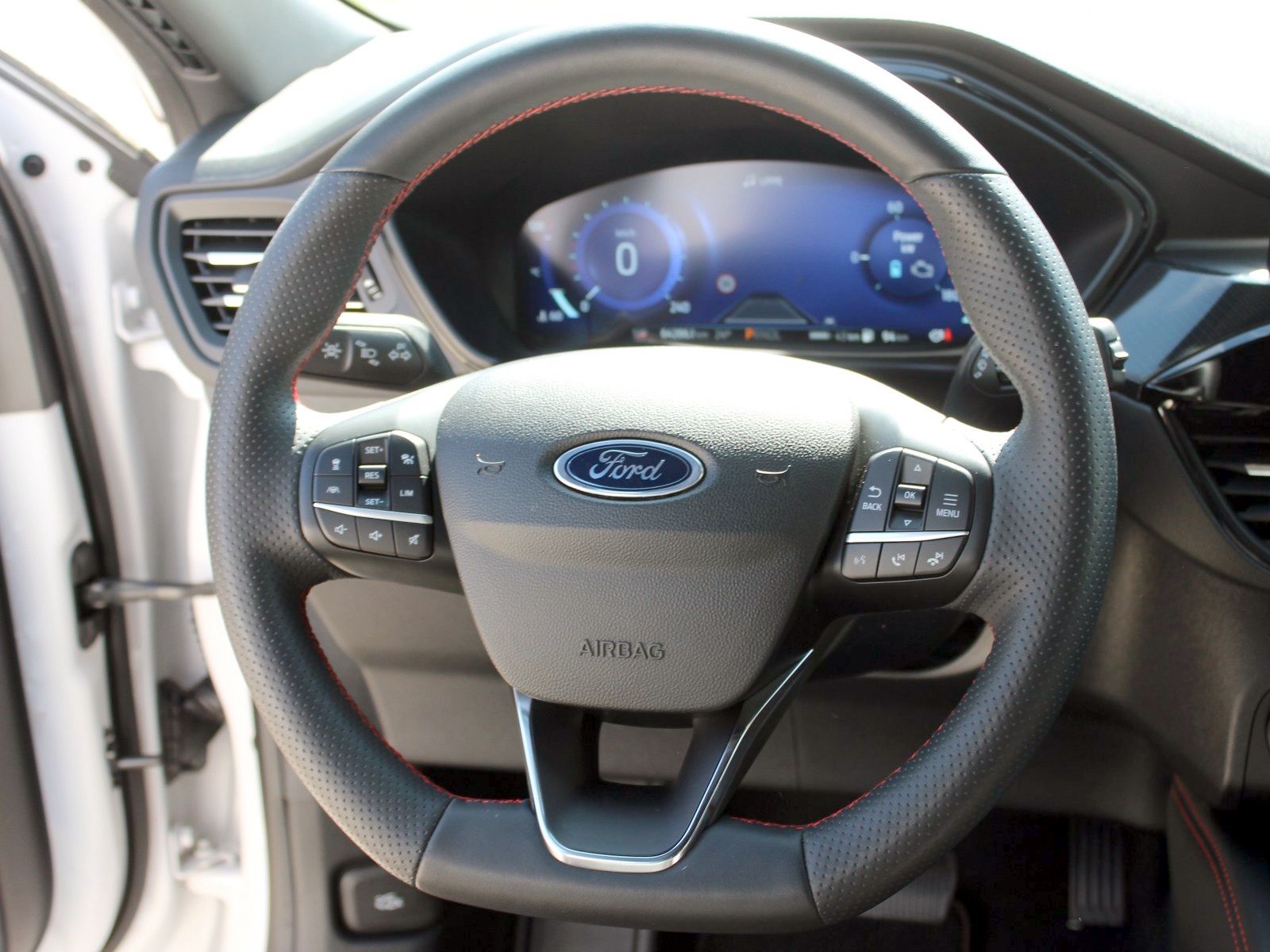 Fahrzeugabbildung Ford Kuga Plug-In Hybrid ST-Line 2,5 Duratec