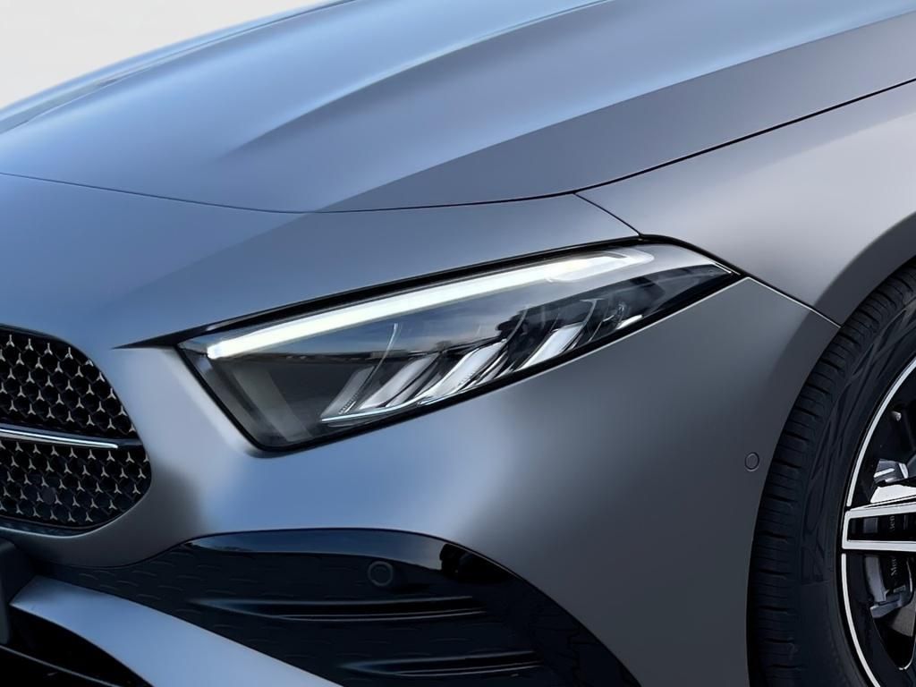 Fahrzeugabbildung Mercedes-Benz A 200 +AMG-ADVANCED+NIGHT+PANORAMA+WINTER-PAKET+