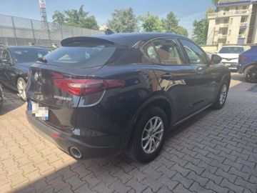 Alfa-Romeo Stelvio - 6