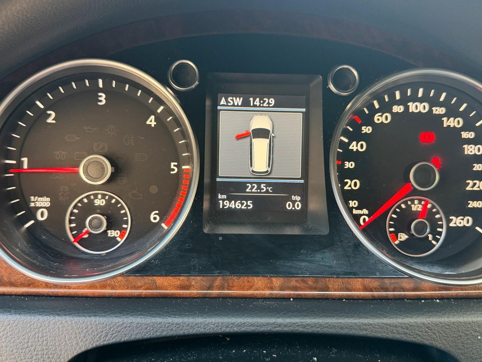 Volkswagen Passat 2011 — photo 13