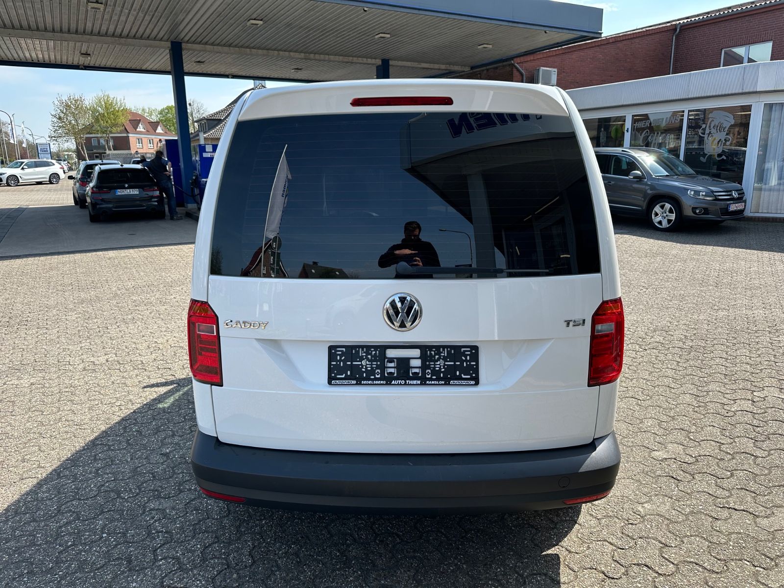 Fahrzeugabbildung Volkswagen Caddy 1.2 TSI Kasten Klima/GRA/BT/Heckklappe