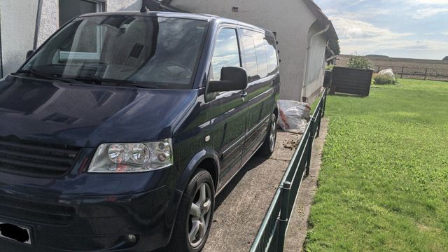 Volkswagen VW T5 Multivan 1,9 TDI mit 140PS , AHK, Ca...