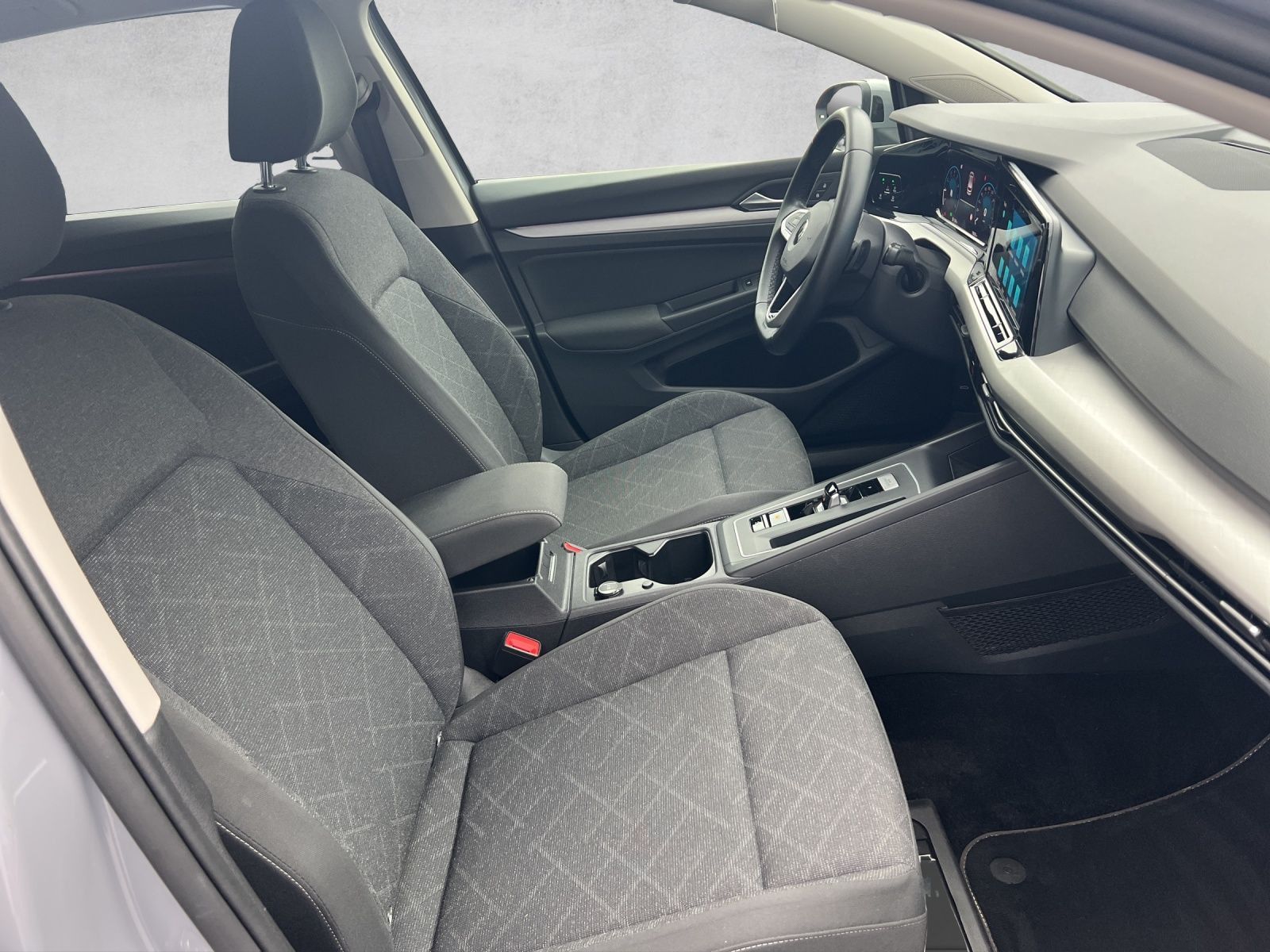 Golf VIII 1.0 eTSI DSG Navi*ACC*Standhzg.*LED