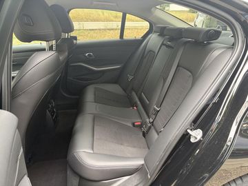 BMW 320 - 11