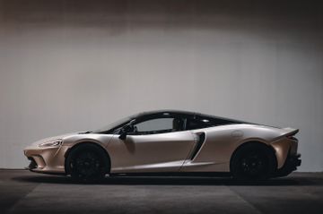 McLaren GT Perlmuttweiß (komplett foliert)