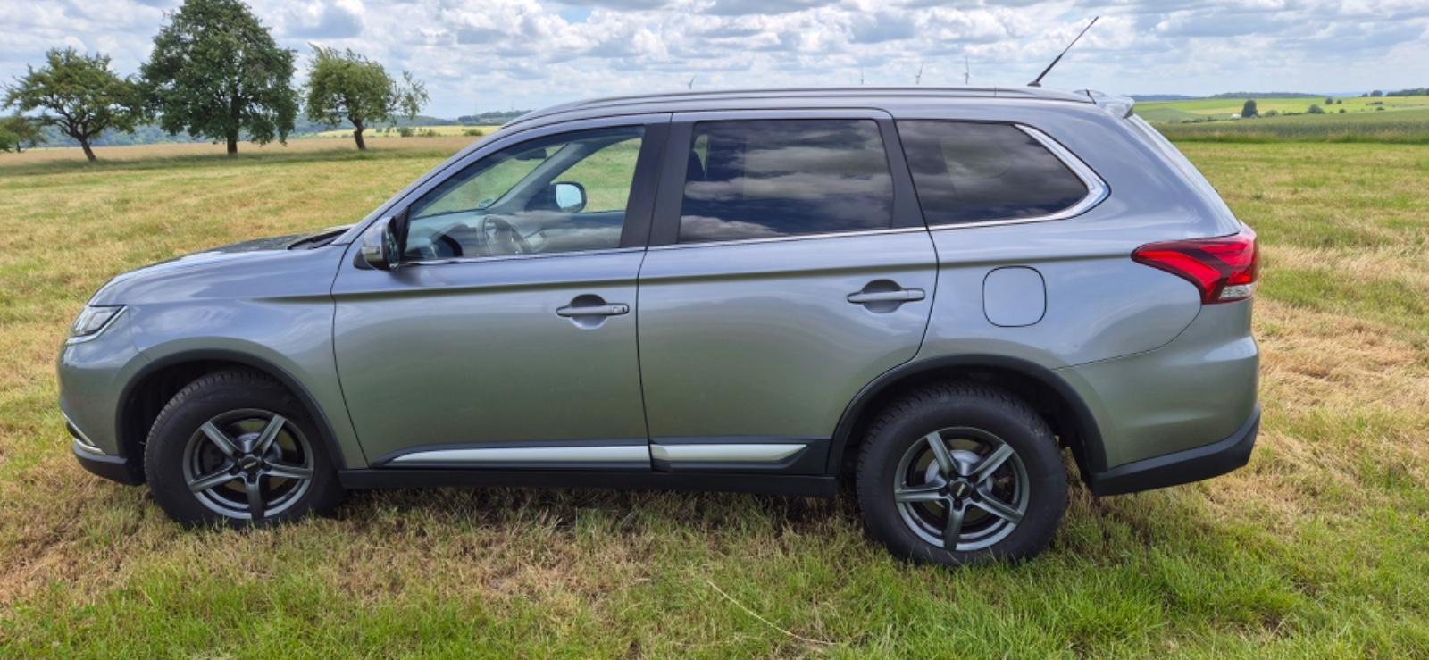 Mitsubishi Outlander 2.0 MIVEC Plus ClearTec 4WD CVT Plus