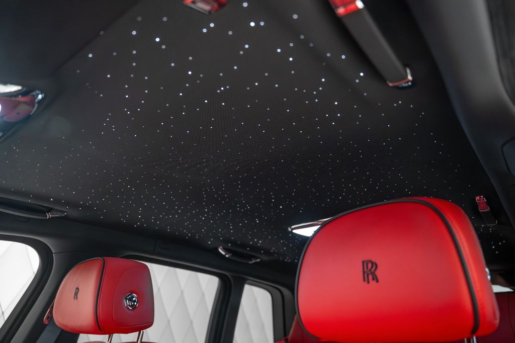 Cullinan BLACK BADGE 2026 GREY/RED STARLIGHT VIP - Bild 27