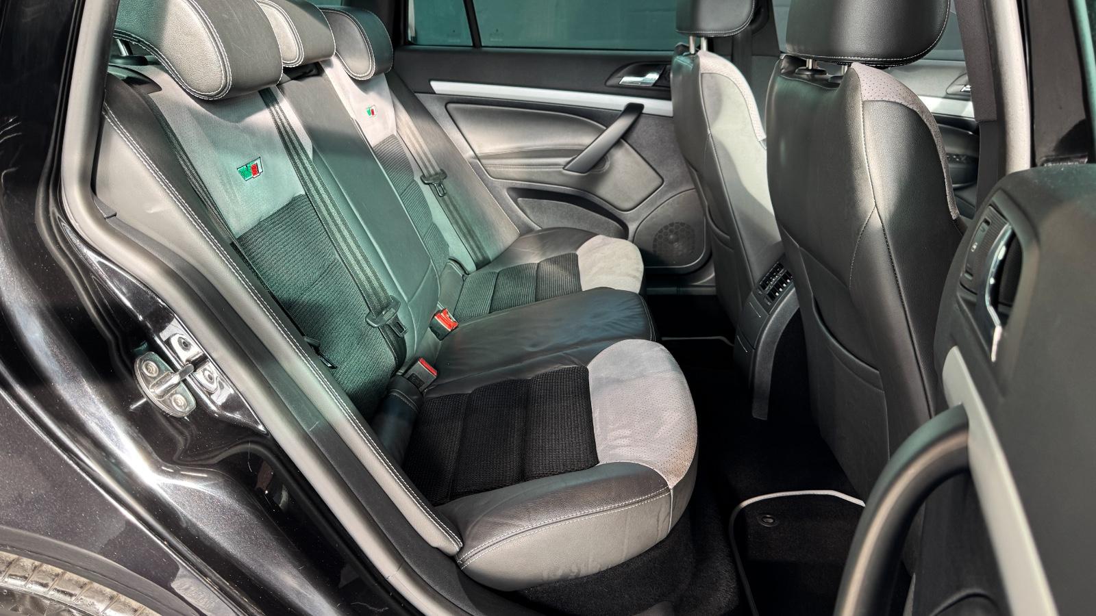 SKODA OCTAVIA COMBI RS 2.0 TDI 170ch BVM Pack sport Sièges sport chauffants Radars de recul Attelage