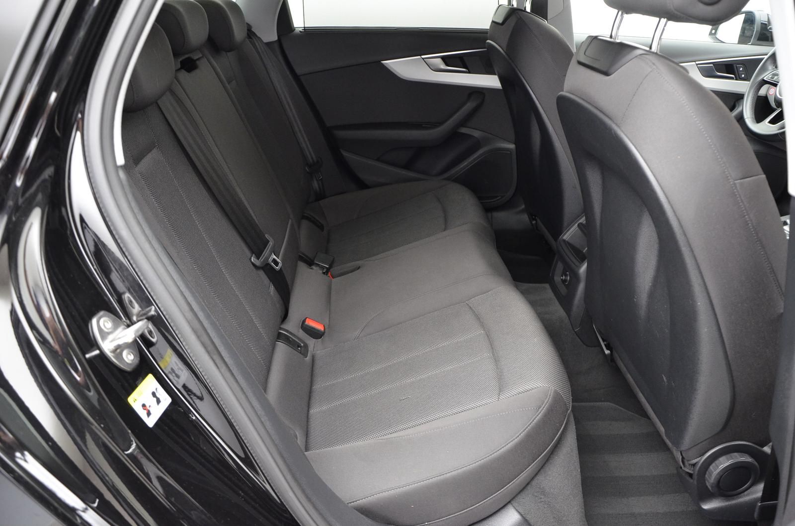 Fahrzeugabbildung Audi A4 Avant 30 TDI 100kW S tronic Navi LED RFK SHZ