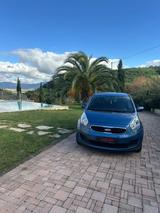 Kia Venga 1.4 CRDi 90CV Cool - blaue Kia Venga