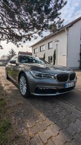 BMW 730d - Top Zustand.Gestik, Massagesitze,uwm. - BMW 730 mit Panoramadach