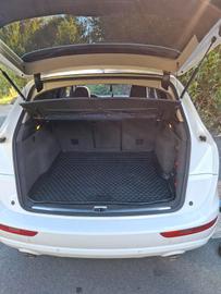صورة 10 لـ 2009 AUDI Q5