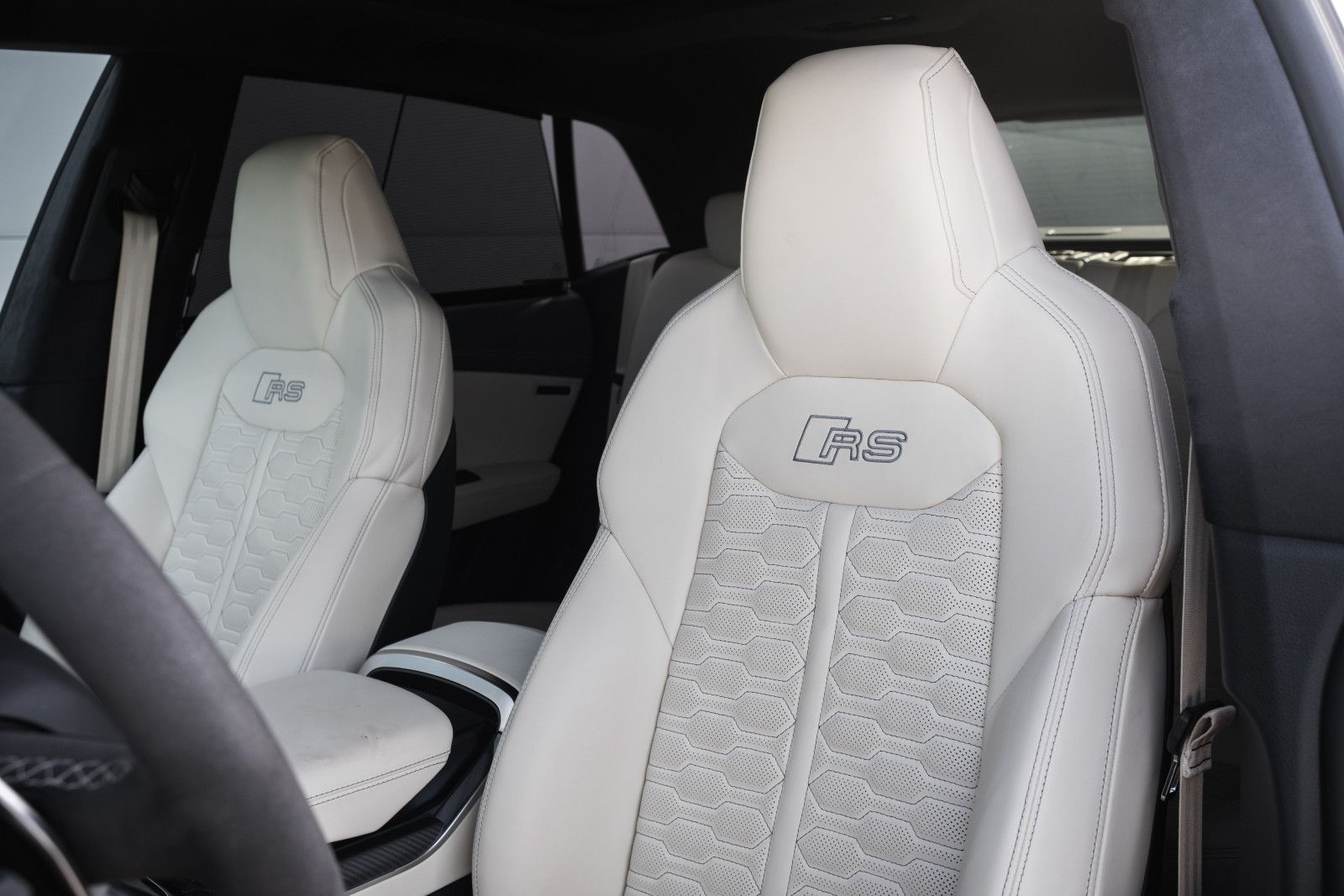 Fahrzeugabbildung Audi RSQ8 4.0 TFSI -Assistentz-Paket -Plus-Keramik-Br